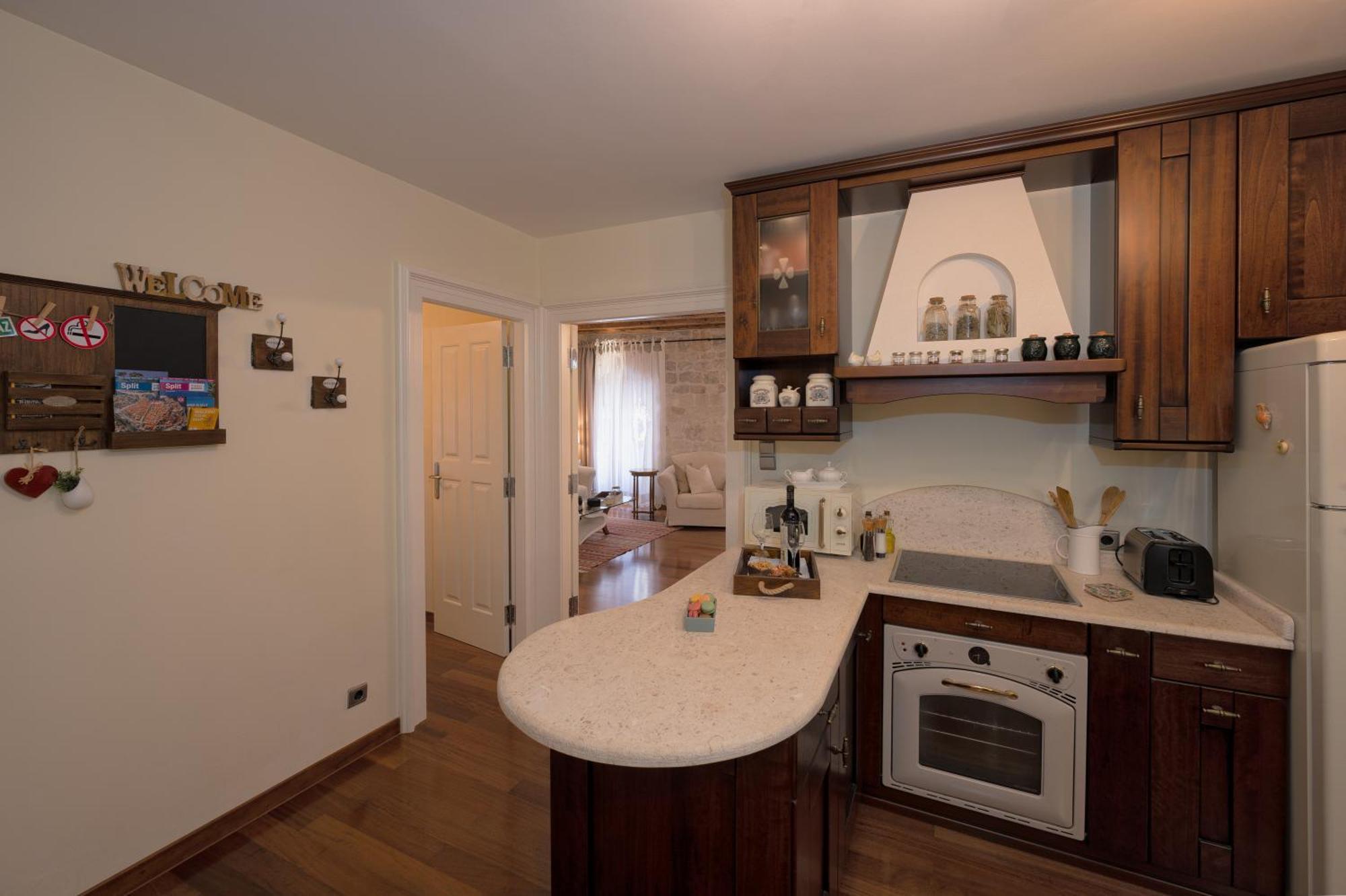 Stone Pearl Heritage Luxury Suite Split Exterior foto