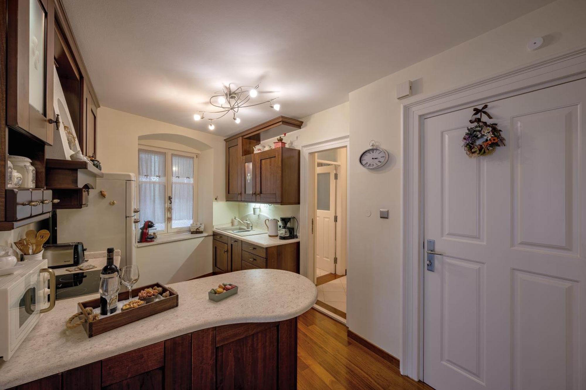 Stone Pearl Heritage Luxury Suite Split Exterior foto